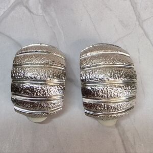 Vintage Silver Tone Ribbed Clip On Earrings Textured 1”
